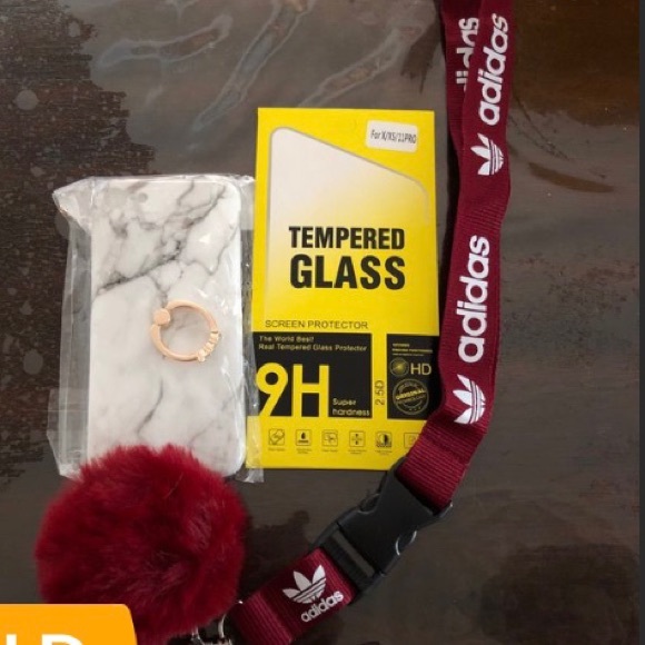 New lanyard,screen protector,phone case and pompom - Picture 6 of 9
